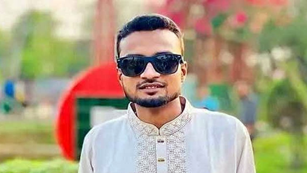 নিজ ঘরে গলাকাটা অবস্থায় মিলল সাবেক ছাত্রদল নেতার মরদেহ